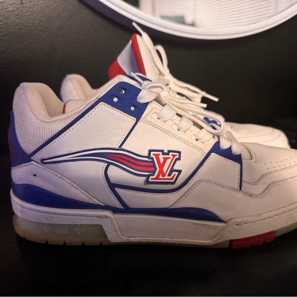 Louis Vuitton
Size 11 - Picture 3 of 5